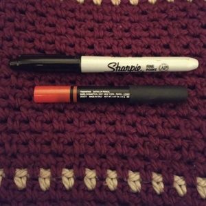 NARS satin lip pencil - Timanfaya